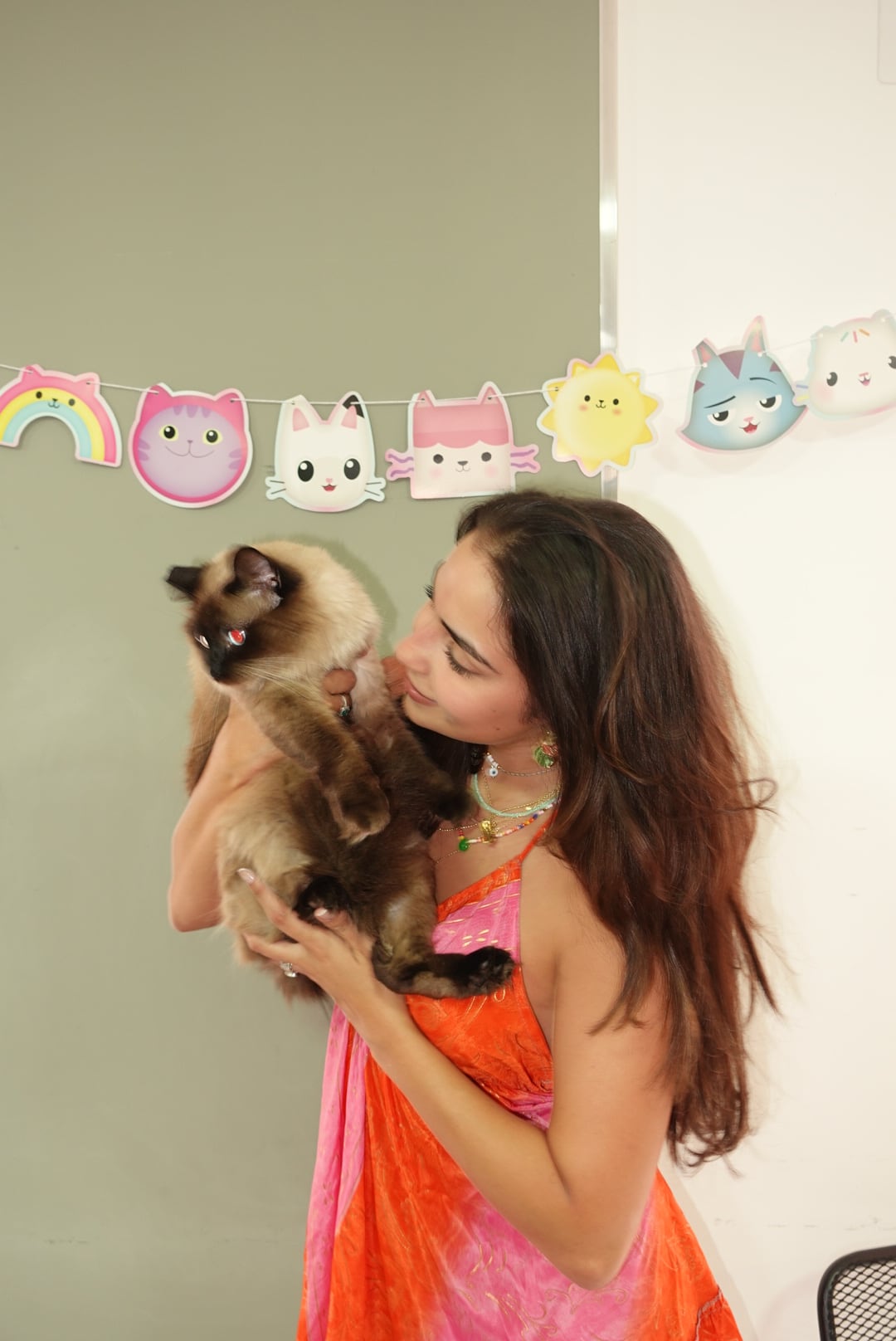 Maria Cecília com sua gata Olívia